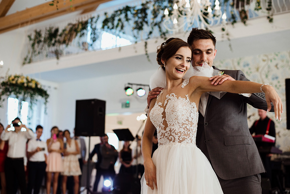 wesele w dworku pilawskim - rumba jako pierwszy taniec pary mlodej